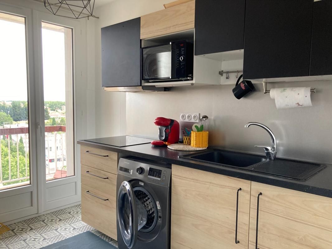 AVIGNON Appartement Avignon 3 pièce(s) 71m2, meublé et équipé, 2 balcons, place de parking 4