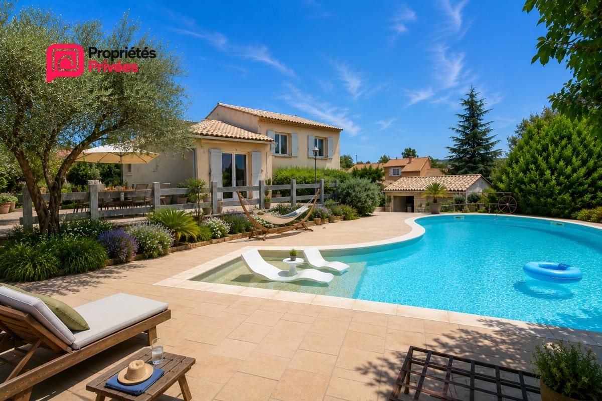 FOISSAC Villa Uzès . À seulement 10 minutes d'Uzès, à Foissac  7 pièce(s) 133 m2, 4 chambres avec piscine et dépendance de 40m2 type P2 2