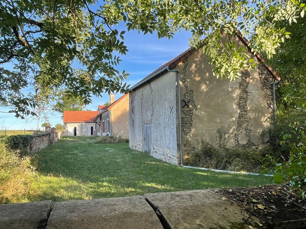 CHATEAUMEILLANT Chateaumeillant Longère idéale pour vos projets 2