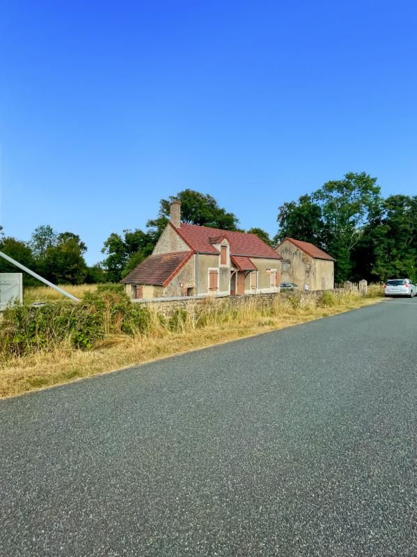 CHATEAUMEILLANT Chateaumeillant Longère idéale pour vos projets 4