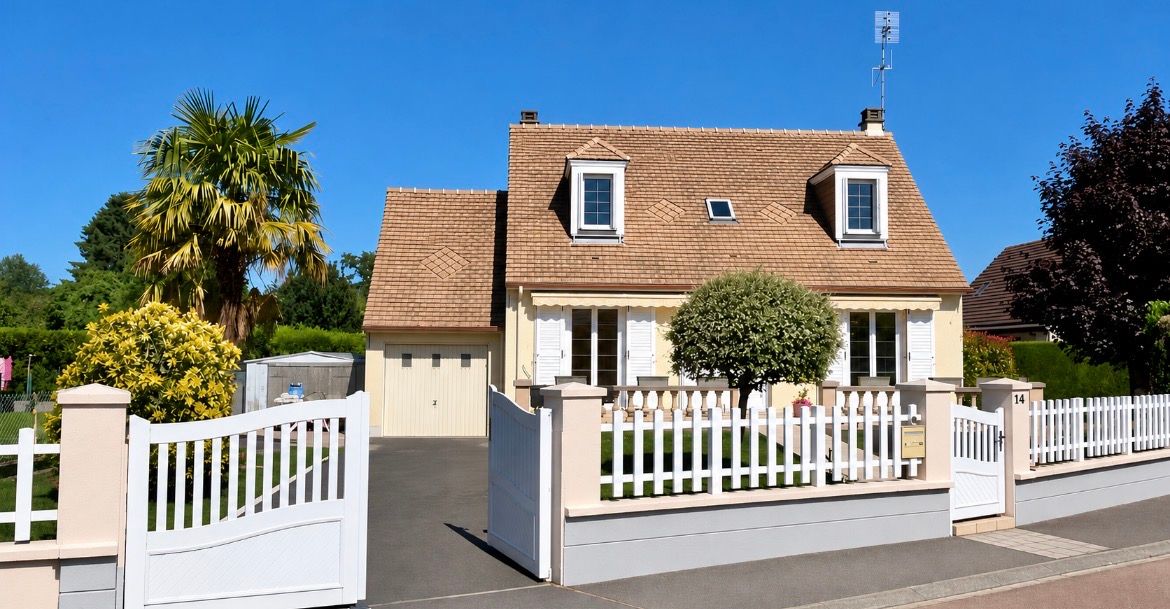 RIBECOURT-DRESLINCOURT Maison : 6 pièce(s) 100 m2 - Terrain 610m² - Garage 1