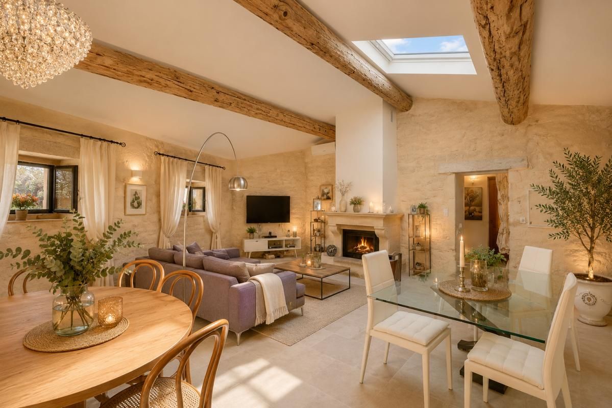 UZES UZES: A 5 minutes d'Uzès, magnifique maison en pierre rénovée avec terrasse tropézienne , 3 chambres , Grand séjour, et garage exceptionnel de 90 m² 2