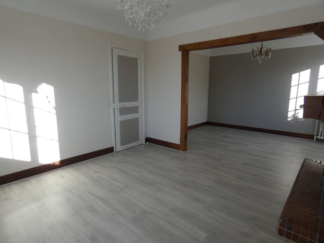 LA COUTURE-BOUSSEY Maison 3 chambres + garage 3
