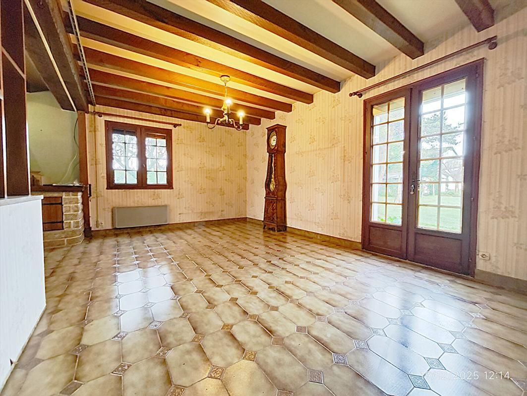 BELLIGNE MAISON 4 CHAMBRES - GARAGE ET  GRAND TERRAIN 9 000 m² env 4