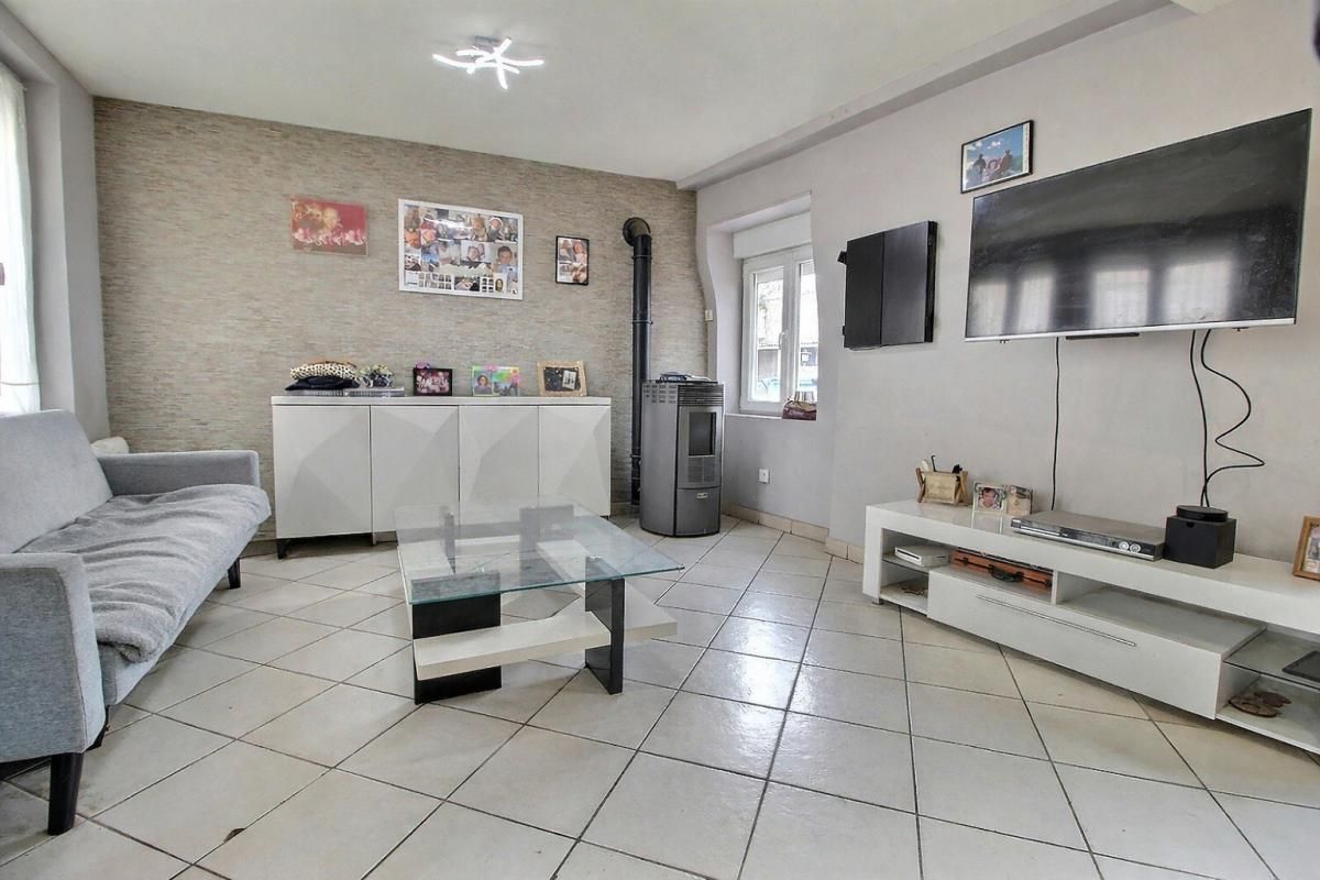 TOURY Maison en centre ville avec jardin, terrasse et places de parkings privatives 4