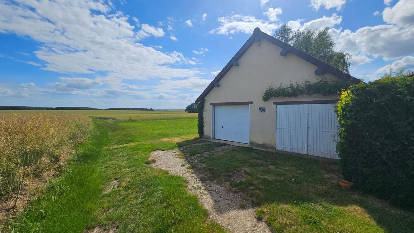 HOUDAN Houdan 10 mn / Maison 141 m2 / 5 chambres + sous-sol + double garage 4