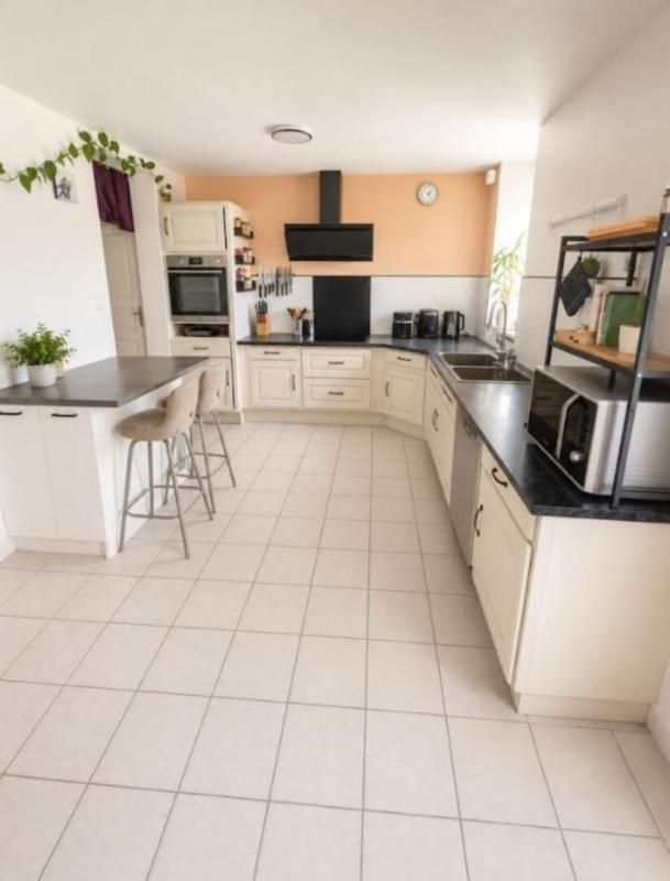 LAZ 29520 Laz maison de bourg 4 chambres beaux volumes confortable et habitable de suite 4