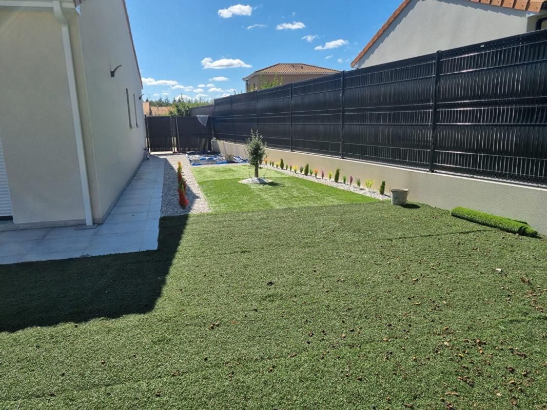 NUAILLE EXCLUSIVITÉ Magnifique maison contemporaine de plain-pied à Nuaillé 4