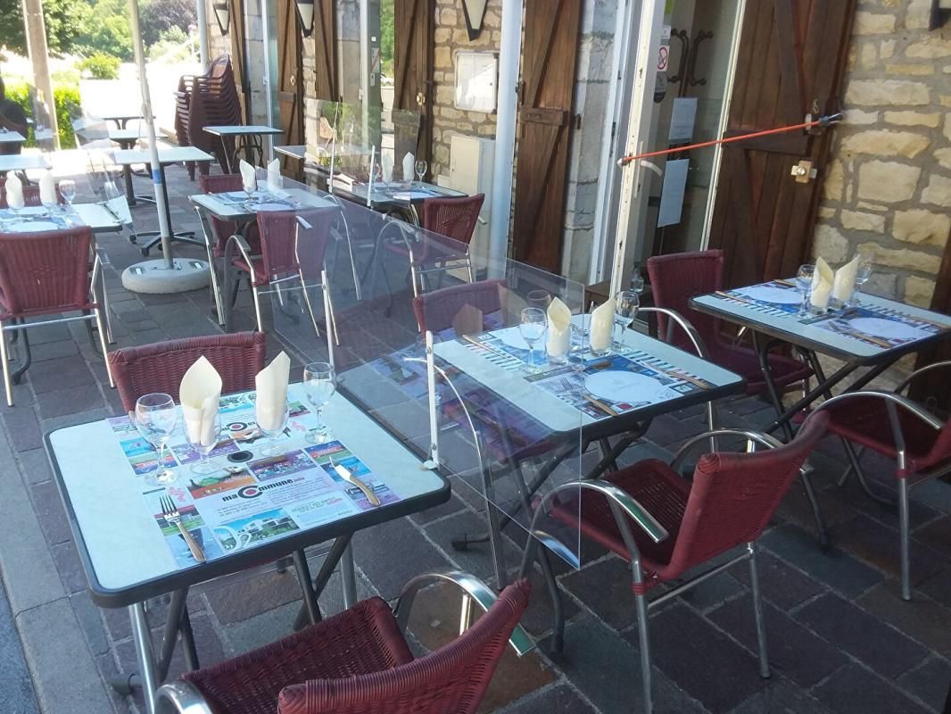 BESANCON Secteur Besançon - Fonds de commerce + murs + appartement - Bar Restaurant licence IV 4