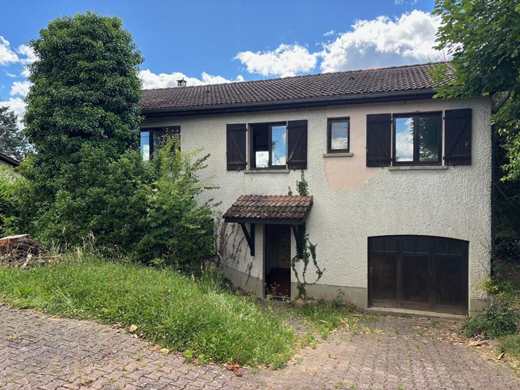 MONTMERLE-SUR-SAONE Au calme, Maison à rénover sur la commune Montmerle Sur Saône 6 pièce(s) 127 m2 1