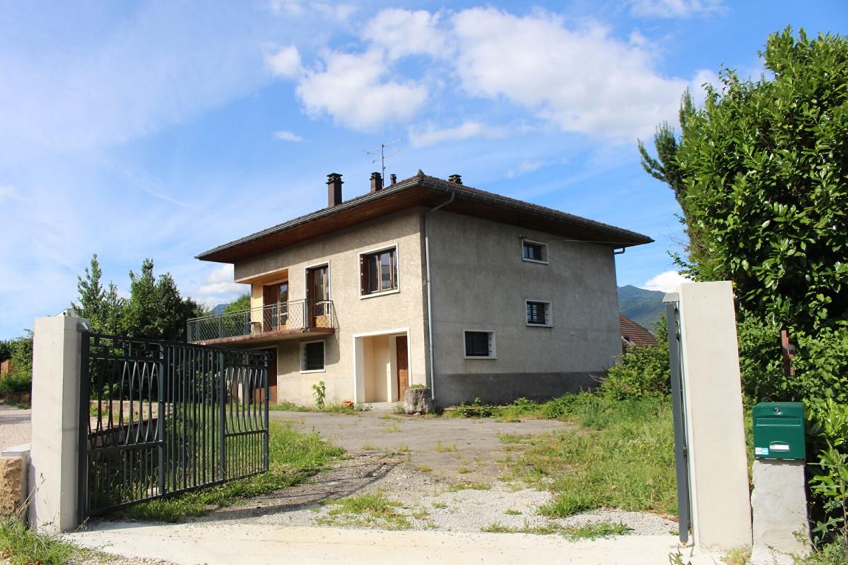 CHALLES-LES-EAUX Maison Challes Les Eaux 5 pièces 110 m2 1