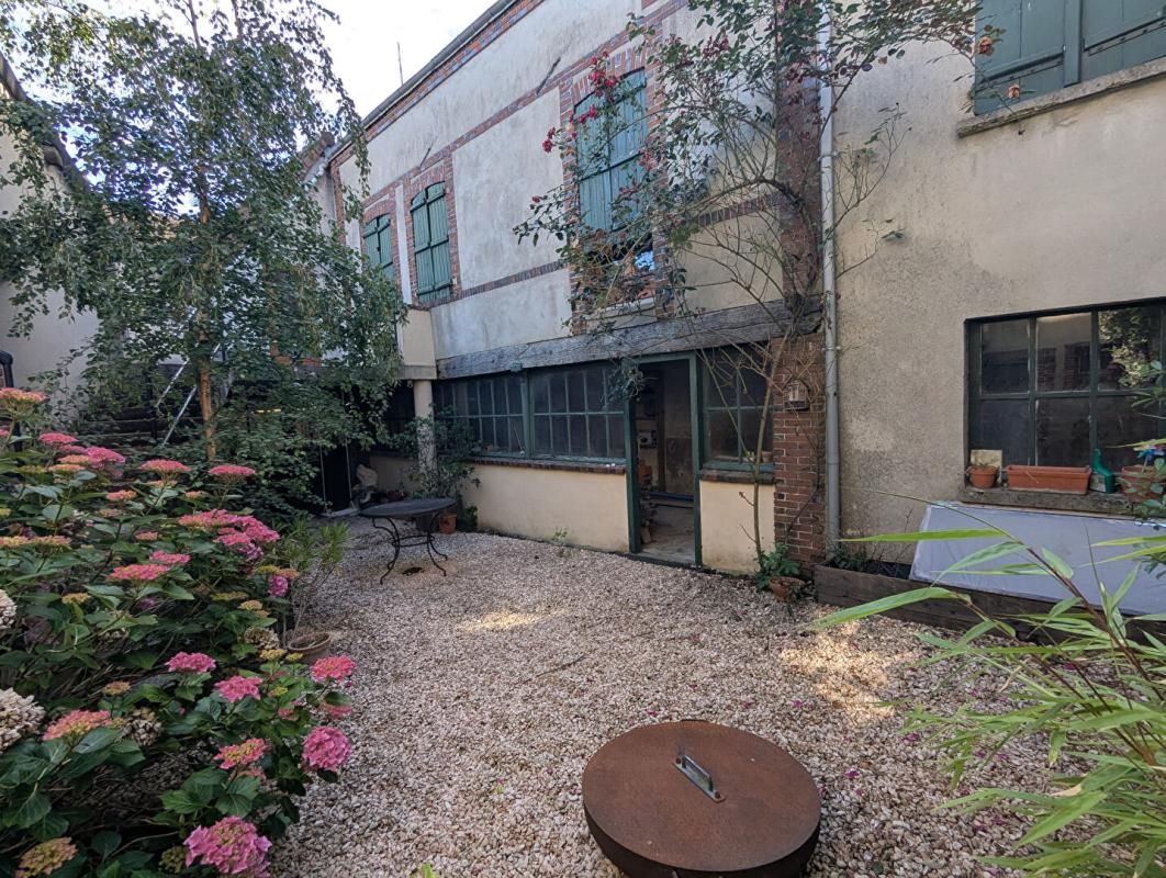 LA LOUPE Maison  de ville 4 pièces 85 m2 3 chambres (Fort potentiel) 2
