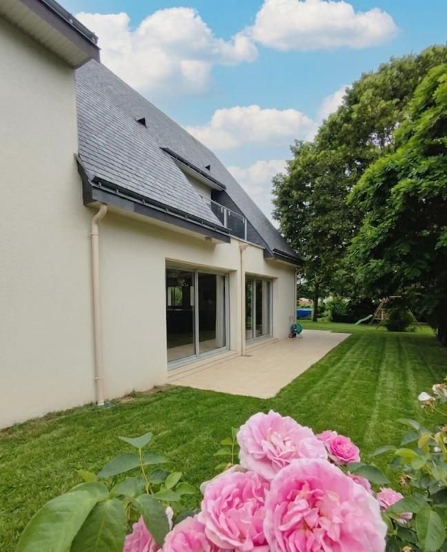 BEAUMONT-LA-RONCE Maison familiale lumineuse 193 m² avec fort potentiel - 4/5 chambres - Grand jardin 1