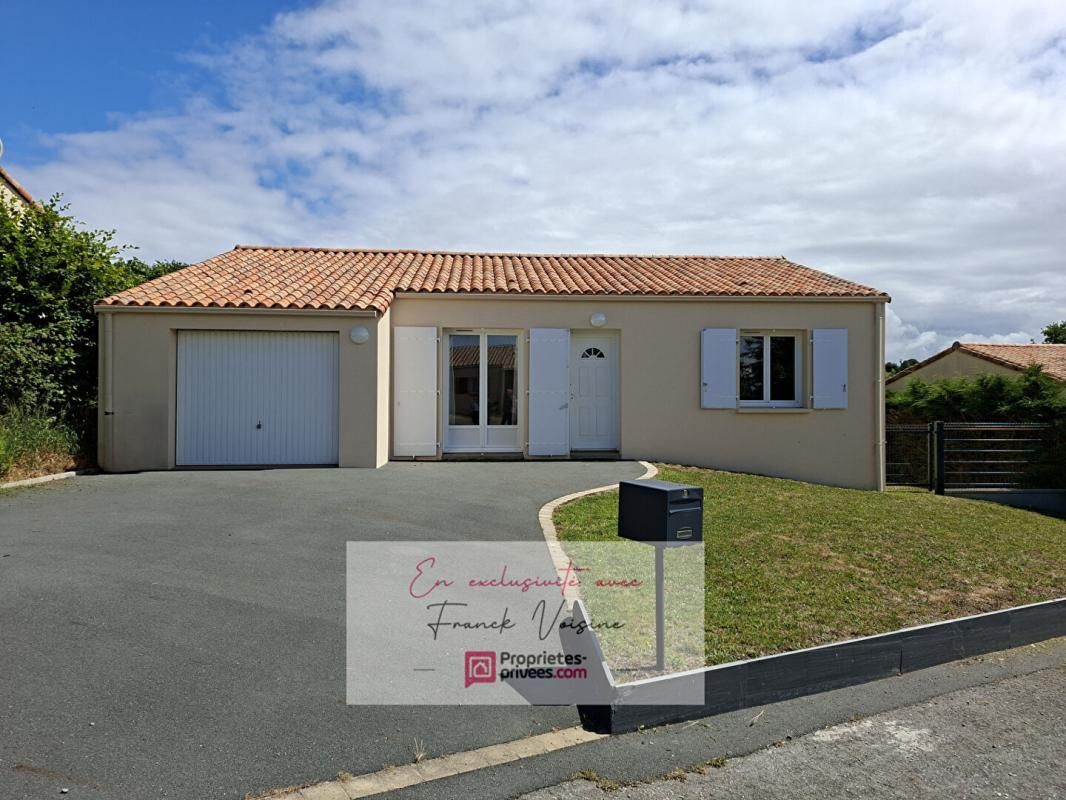 A VENDRE en Exclusivité à La Flocellière, Sèvremont, maison de 75 m2 avec 2 chambres sur une parcelle de 500 m2 env
