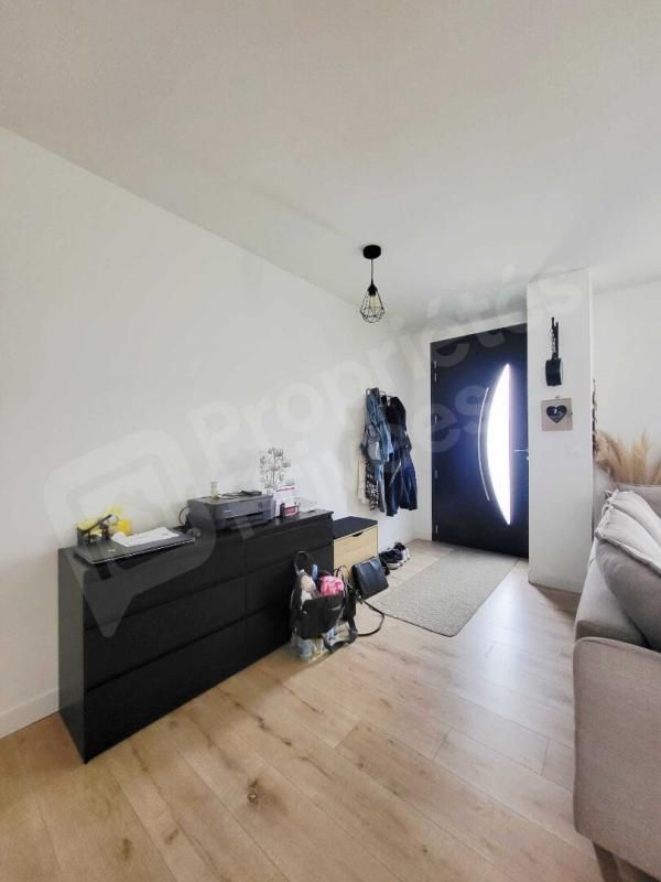 SERMAISES Maison Plain-pied, 4 chambres et jardin 2