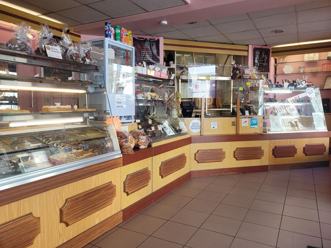 CASTRES Murs- Belle opportunité de reprise- Pâtisserie / Chocolaterie artisanale de renom -Sud Tarn (81) 2