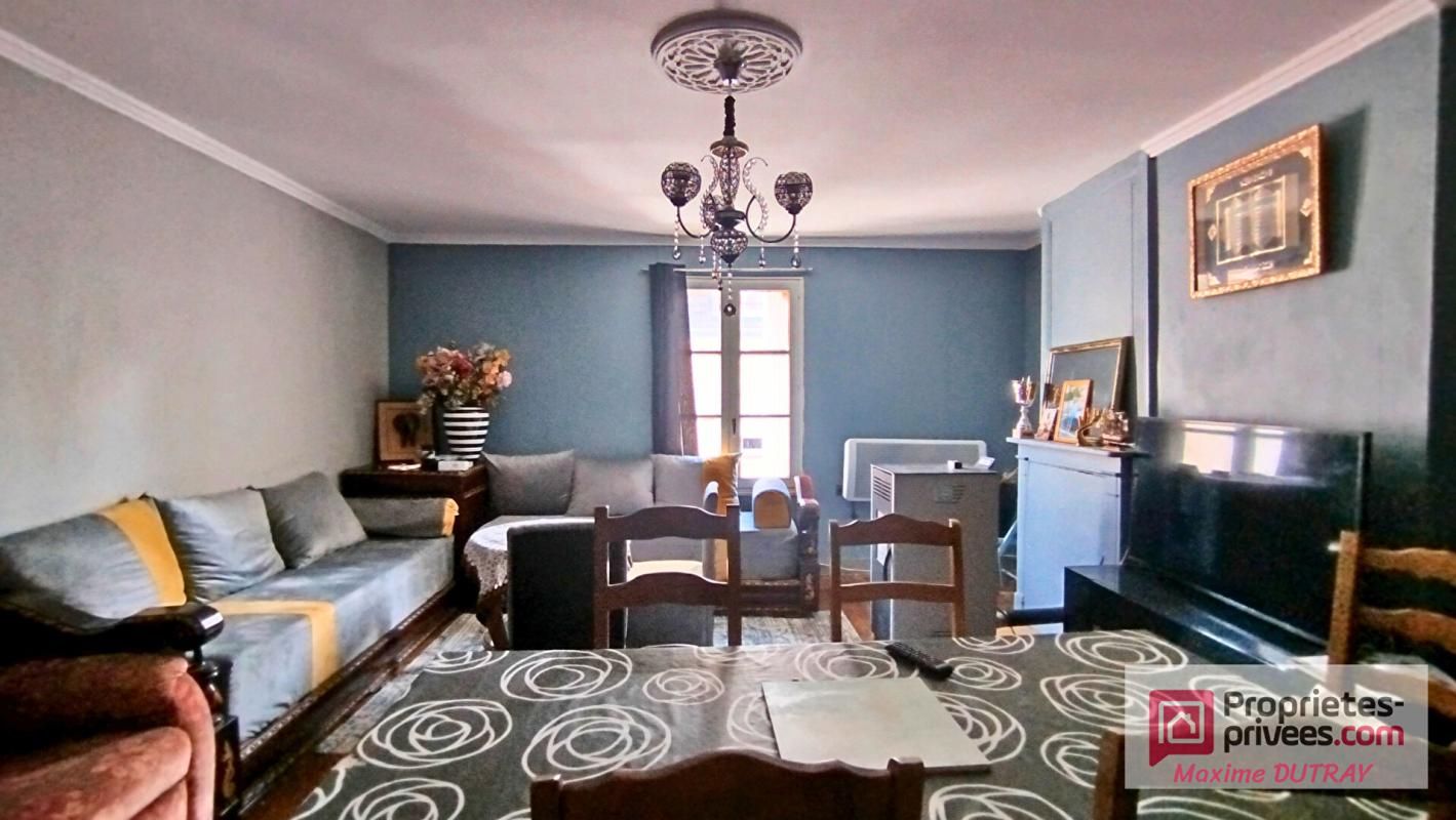 CHATEAU-RENAULT Ensemble de 2 appartements + grenier 1