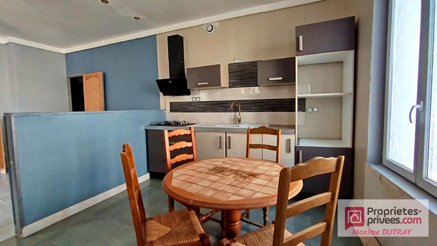 CHATEAU-RENAULT Ensemble de 2 appartements + grenier 4