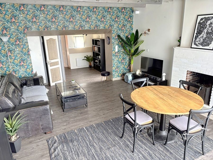 NUAILLE-D'AUNIS Maison de charme centre village 88 m2 1