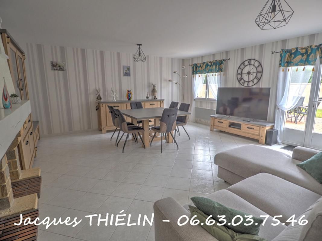 LONGUE-JUMELLES Maison familiale 5 chambres, prestations de qualité, état exceptionnel 2