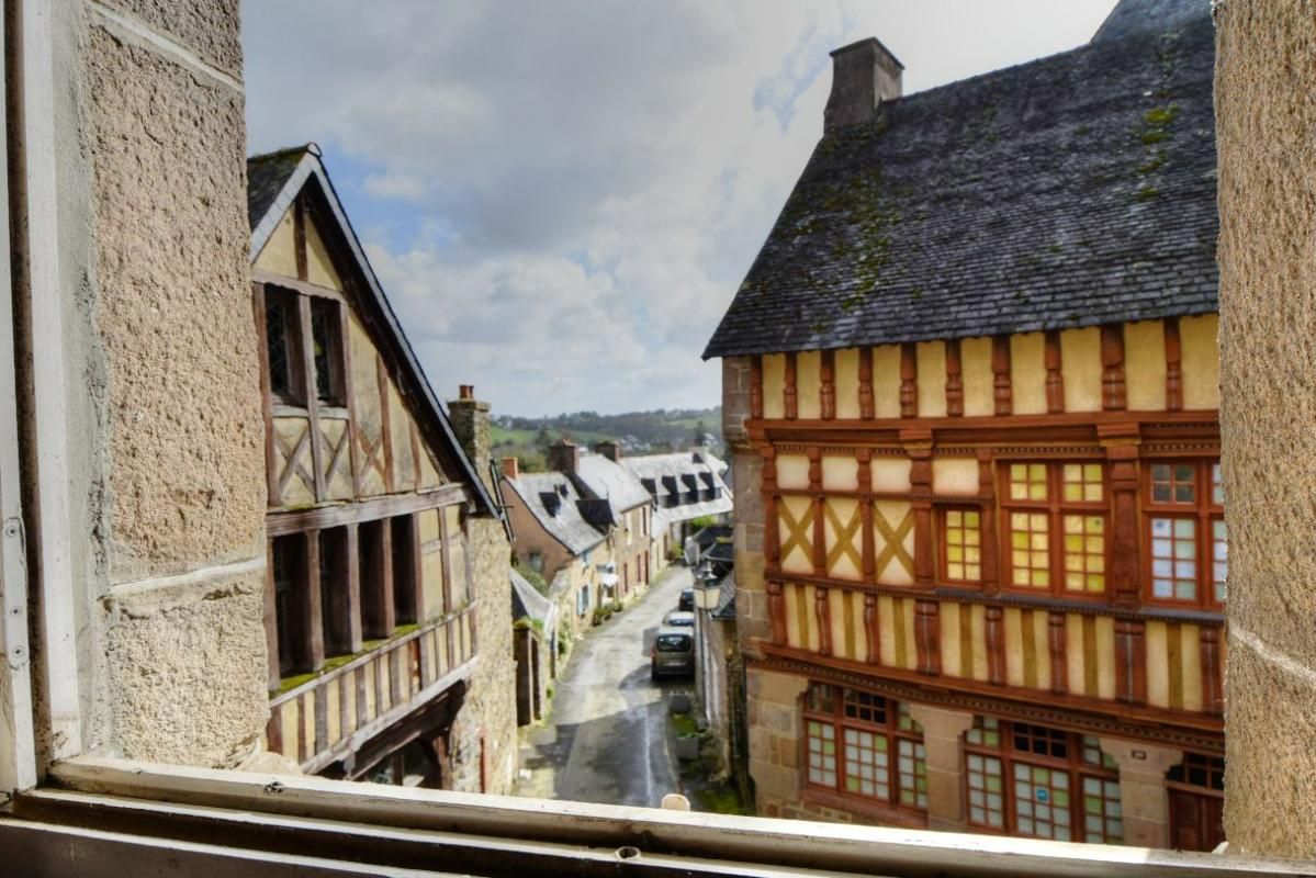 TREGUIER Immeuble d'habitation et commerce de 177 m2 en centre ville 3