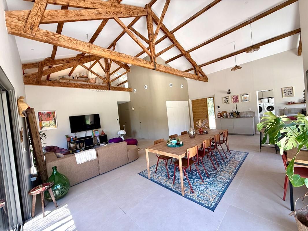 SAINT-MITRE-LES-REMPARTS Villa provençale d'exception 137m² 2