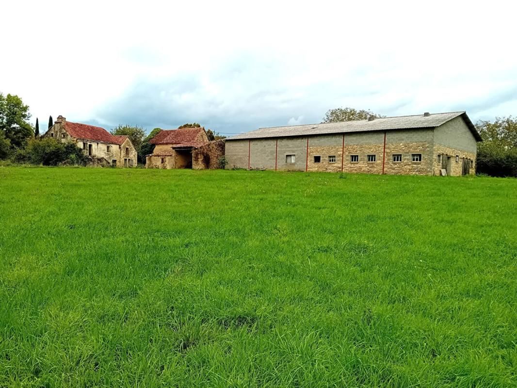 PARISOT Ferme  5 pièces 740m²  2 maisons grange hangar 1