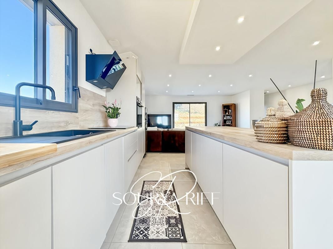 BARBAIRA Villa contemporaine avec piscine et sous-sol exceptionnel 4