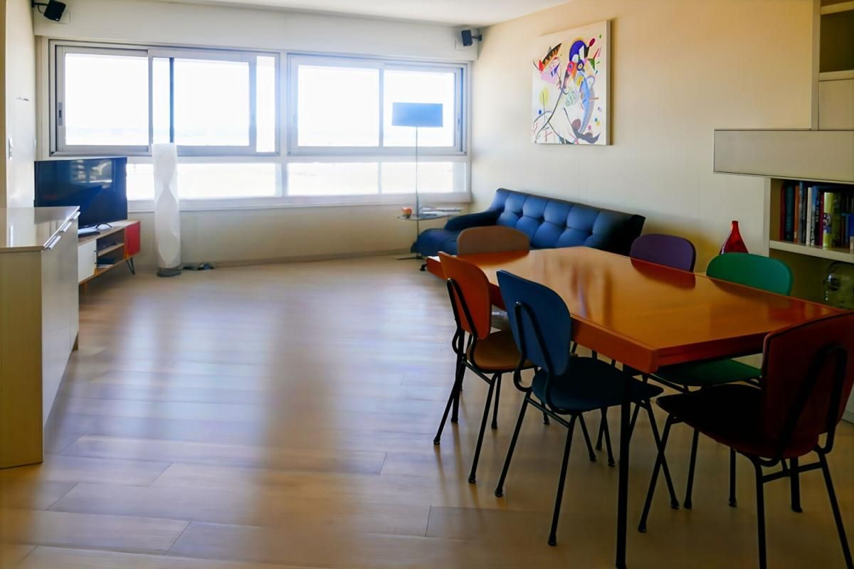 BORDEAUX MERIADECK Appartement trois chambres dernier étage avec vue dégagée un balcon et cellier