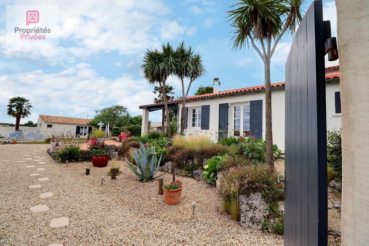 PONT-L'ABBE-D'ARNOULT Maison familiale 4 chambres - 152 m² - Maison d'hôtes de 20 m2 - Piscine - Jardin paysager - Panneaux photovoltaiques - Belle parcelle de terrain 1