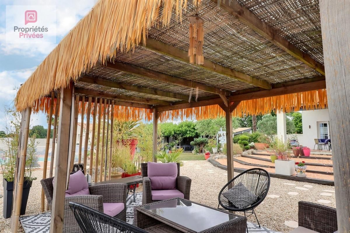 PONT-L'ABBE-D'ARNOULT Maison familiale 4 chambres - 152 m² - Maison d'hôtes de 20 m2 - Piscine - Jardin paysager - Panneaux photovoltaiques - Belle parcelle de terrain 3