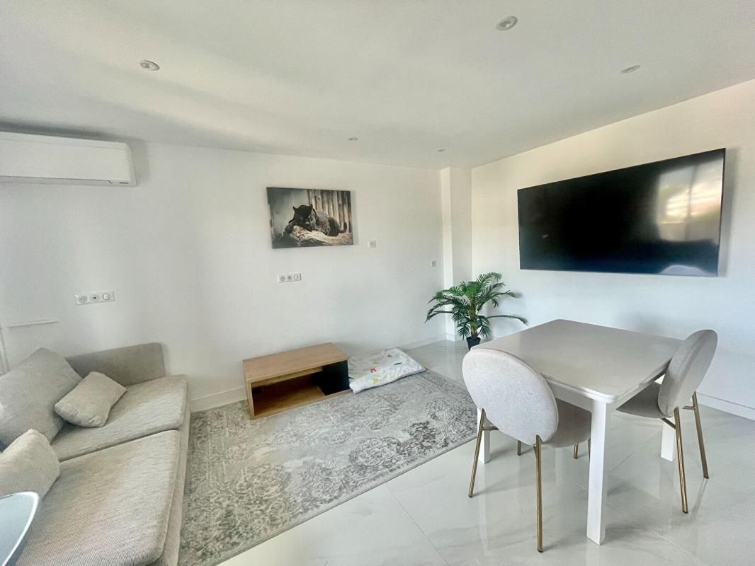 CANNES Cannes Petit Juas 2 pièce vue mer 42 m2 2