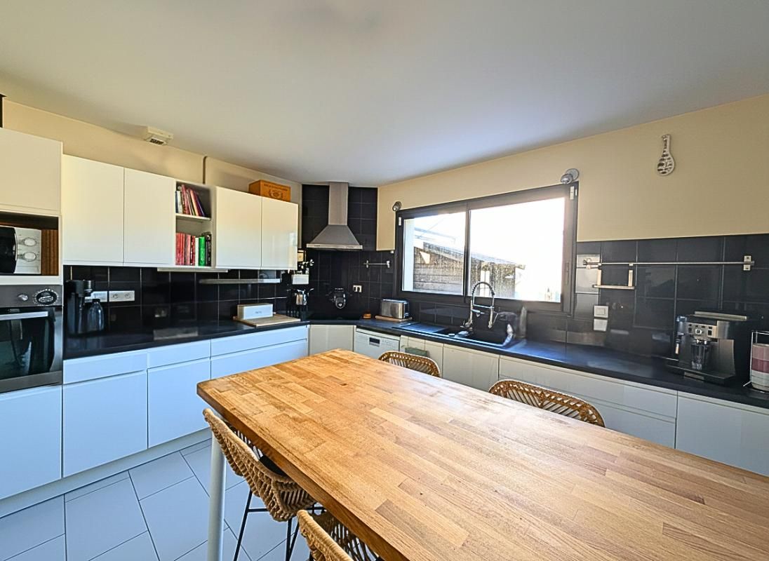 SAINTE-LUCE-SUR-LOIRE Maison Sainte Luce Sur Loire 5 pièces 130 m2 2