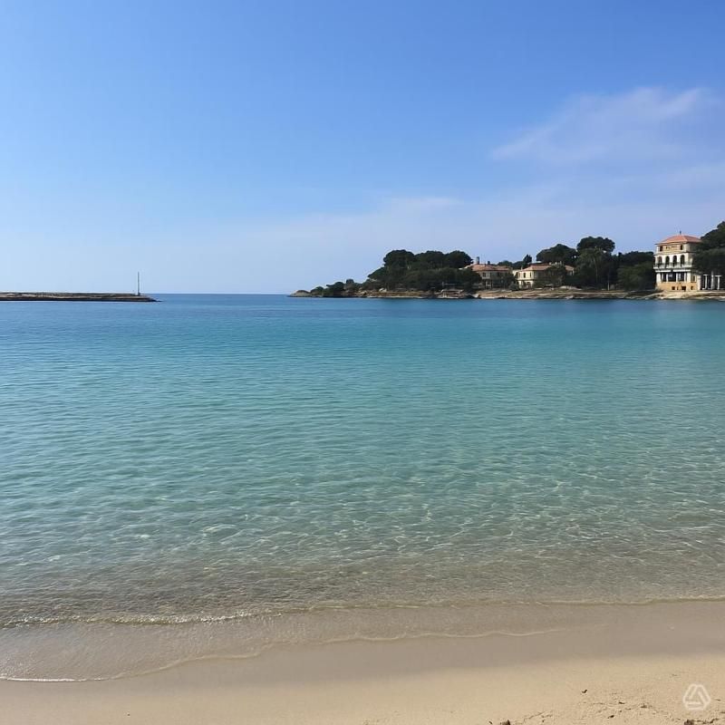 BANDOL Coquet studio expo SUD coeur Bandol - 165 000 4
