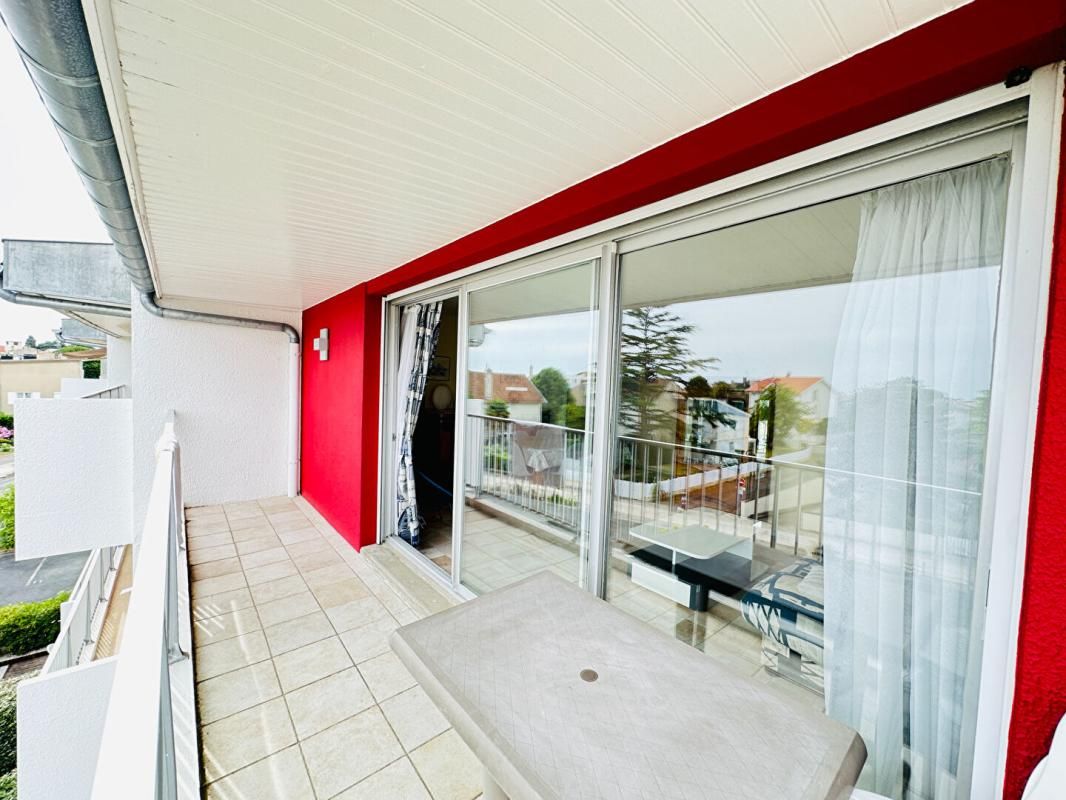 SAINT-GEORGES-DE-DIDONNE Appartement Saint Georges De Didonne T3 65 m2 Aperçu Mer 1