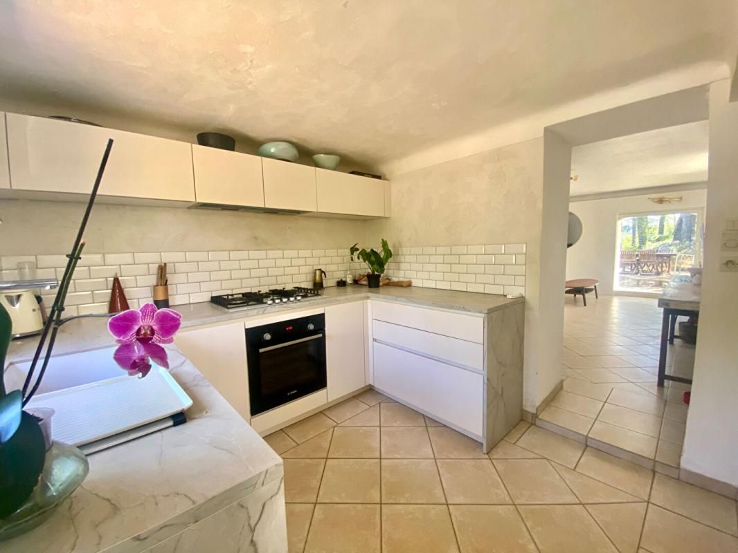 LA CADIERE-D'AZUR Maison La Cadiere D Azur 3 pièce(s) 90 m2 avec dépendance 3