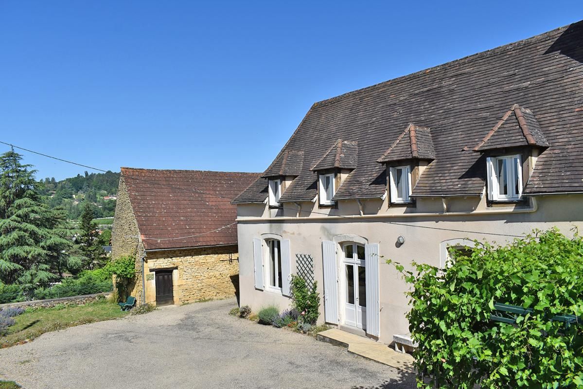SARLAT-LA-CANEDA Maison Sarlat La Caneda 7 pièce(s) 131 m2 3