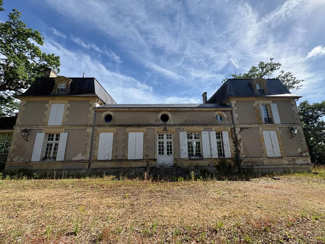 SAINT-ANDRE-ET-APPELLES SUPERBE CHATEAU D'EXCEPTION À RÉNOVER ? VUE PANORAMIQUE SUR LA DORDOGNE 4