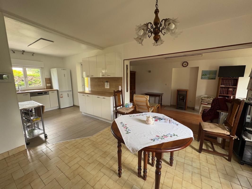 SAINTES EXCLUSIVITE THENAC Maison de plain pied de 6 pièces 122 m2 2