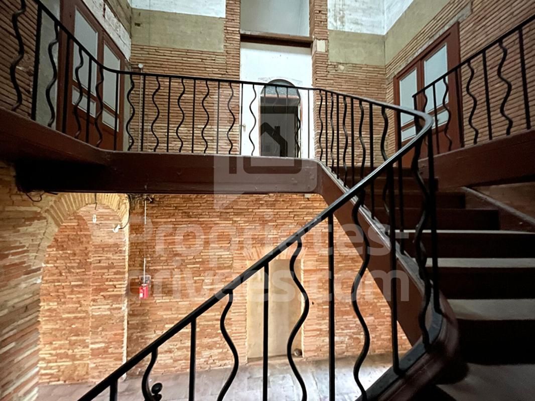 BOULOC BOULOC - IMMEUBLE  15 pièce(s) 548 m2 4