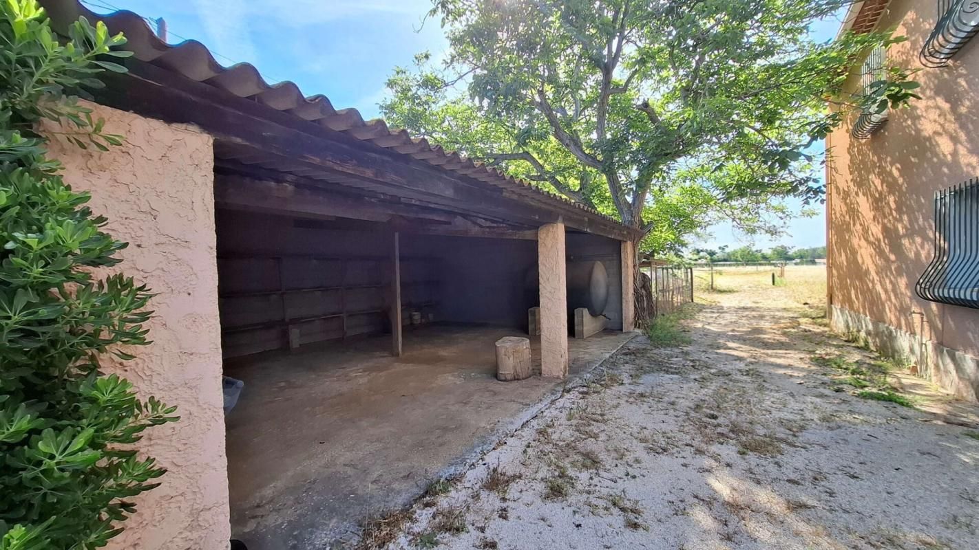 HYERES Maison à rénover - Hyères Olbius Riquier-126 m2 avec 11 800 m2 de terrain agricole 3