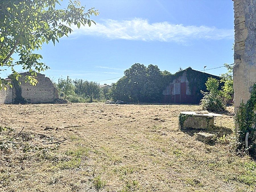 LA RONDE Terrain constructible 518 m2 centre village 2