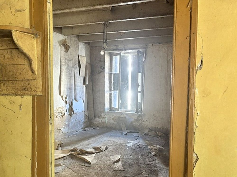 LA RONDE Maison de village à réhabiliter avec terrain constructible 420 m2 4