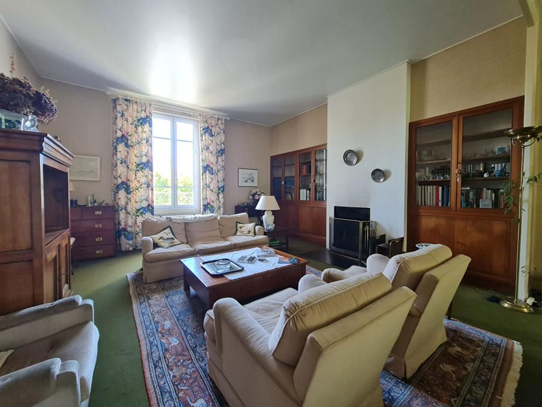 LA ROCHELLE Maison Bourgeoise La Rochelle 10 pièce(s) 265 m2 2