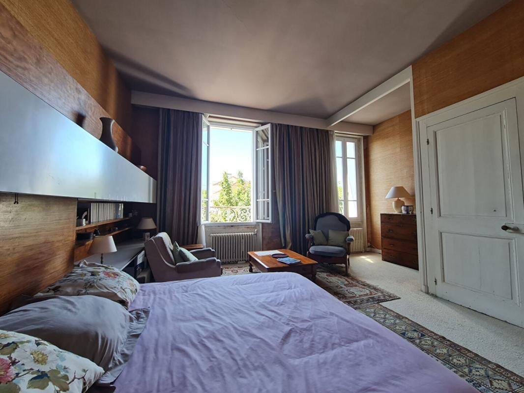LA ROCHELLE Maison Bourgeoise La Rochelle 10 pièce(s) 265 m2 4