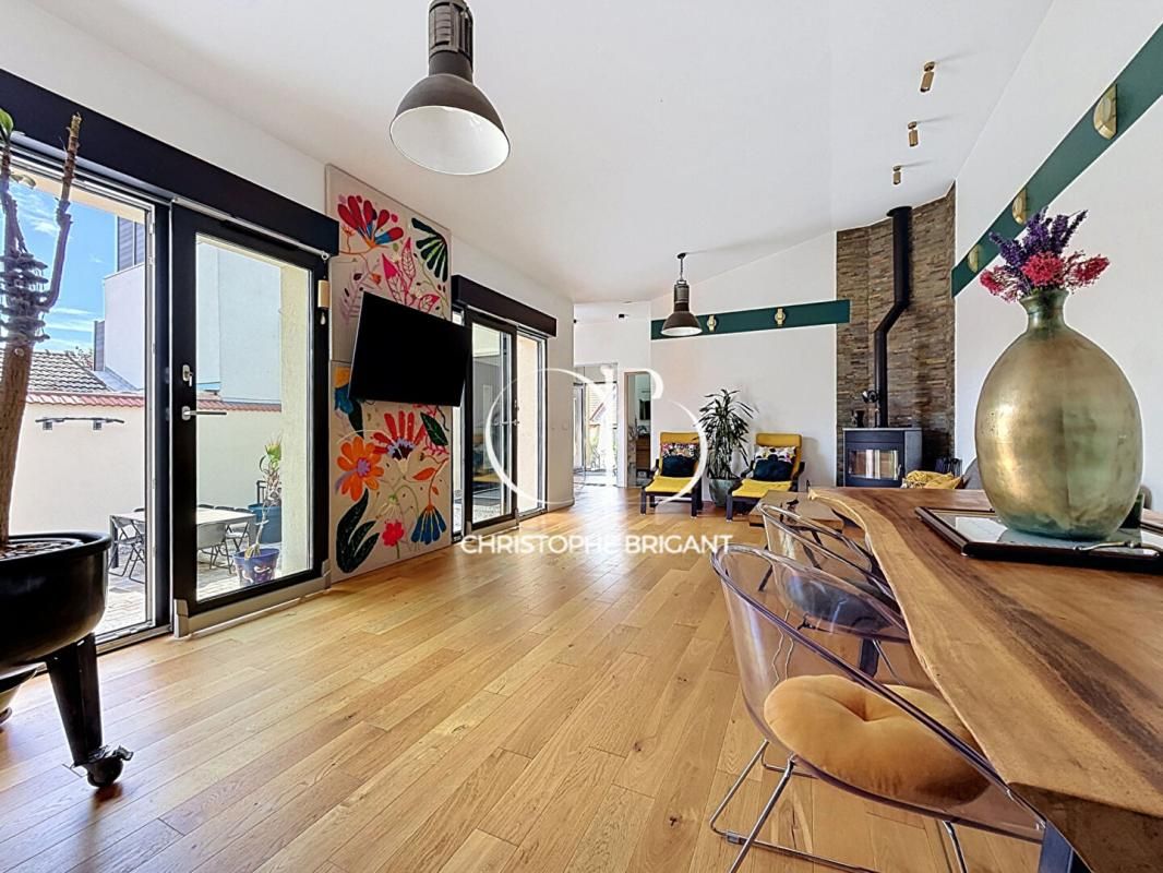 Maison d'exception, rénovée, sans vis-à-vis de 6 pièces 128 m2