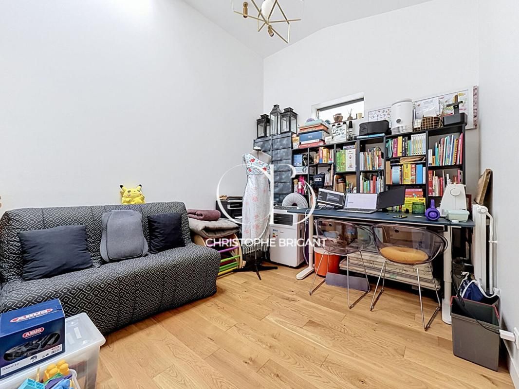 VILLEJUIF Maison d'exception, rénovée, sans vis-à-vis de 6 pièces 128 m2 3