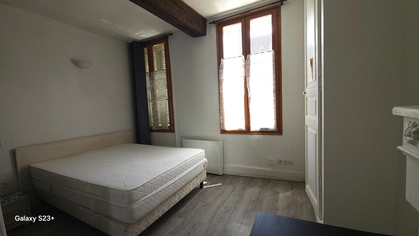 BAR-SUR-SEINE Appartement Meublé T2 2