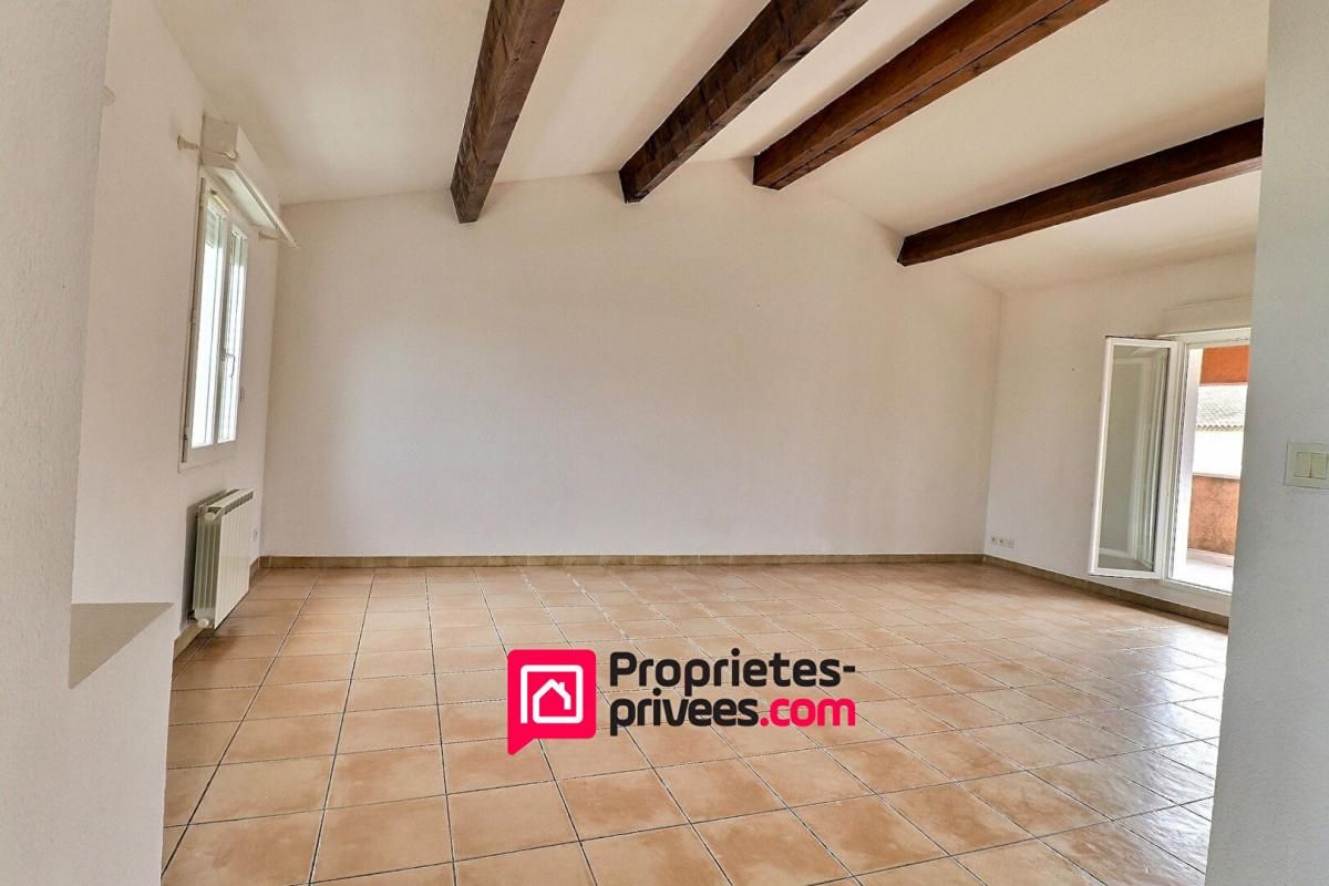 UZES Uzes, proche centre ville , appartement avec terrasse et parking 3