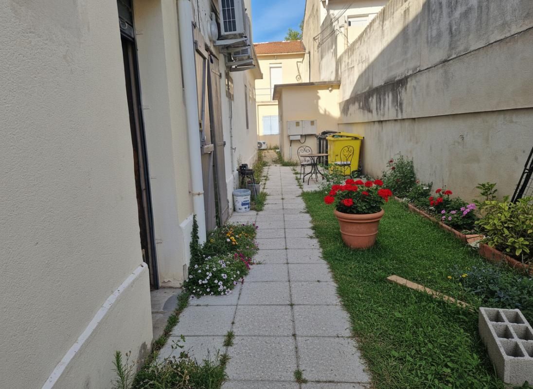AVIGNON Immeuble de rapport - 3 Appartements loués 4